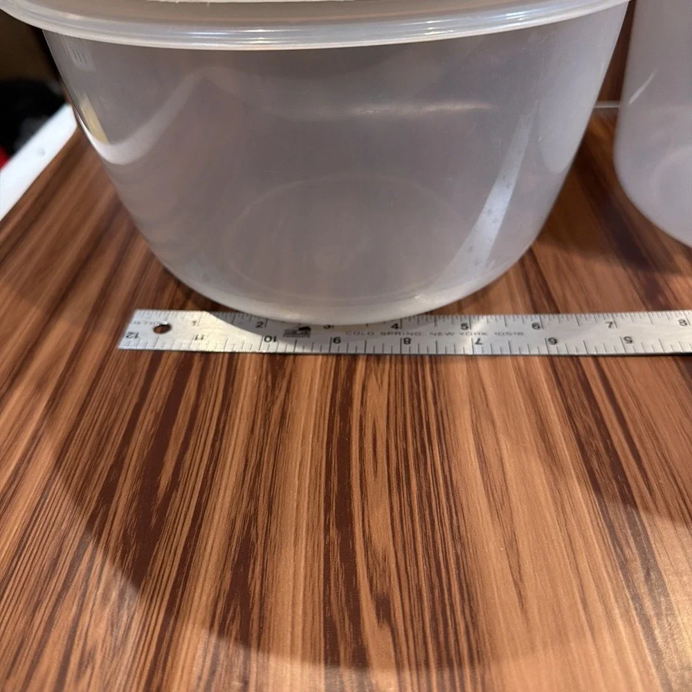 Vintage Rubbermaid Servin Saver Containers Set Of 2-10 Cups #9 & 12Cup #4 Almond